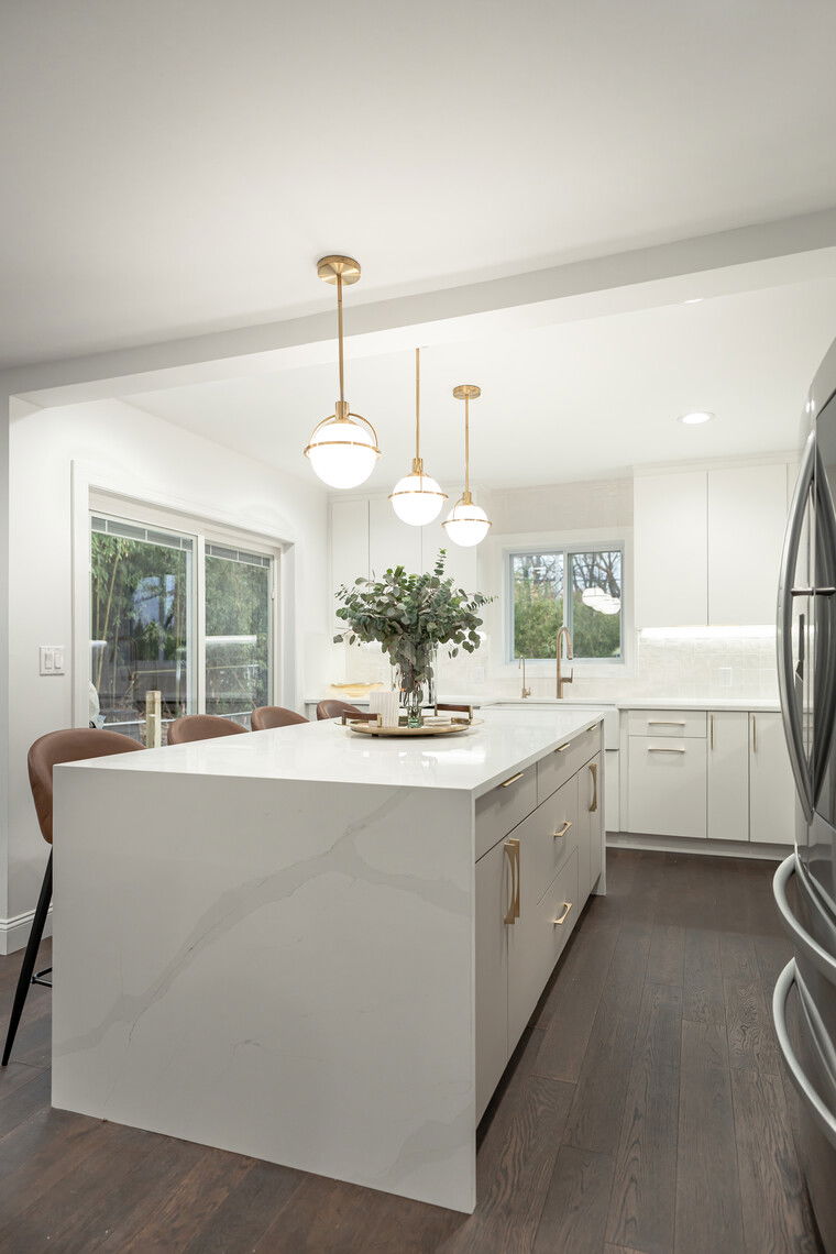 Online design Contemporary Kitchen by Kyra V. thumbnail