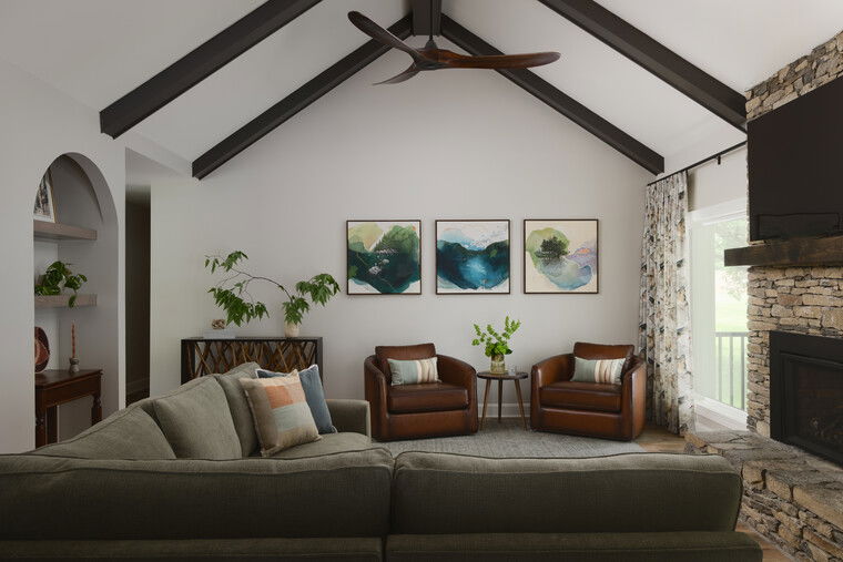 Online design Transitional Living Room by Katrina M. thumbnail