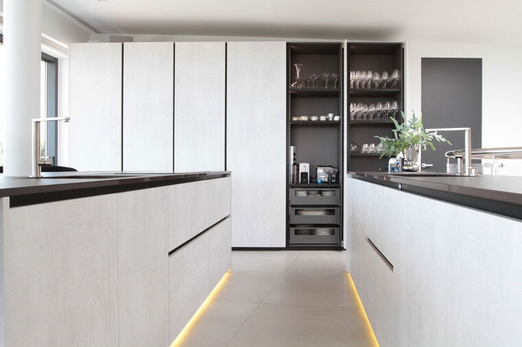 Online design Modern Kitchen by Ahmed R. thumbnail