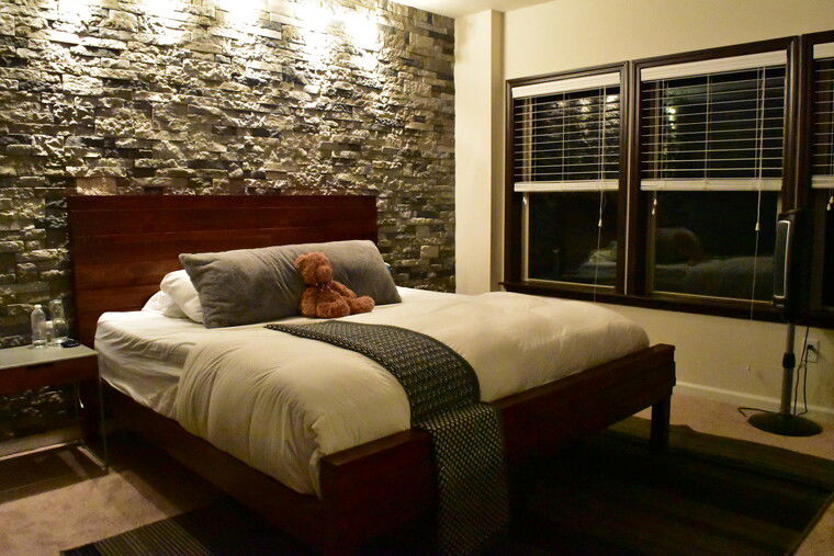 Online design Contemporary Bedroom by Soniya M. thumbnail