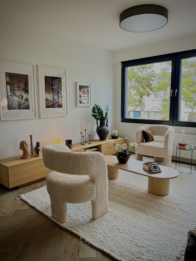 Diseño en línea Sala de Estar Moderna por Blanca C. miniatura