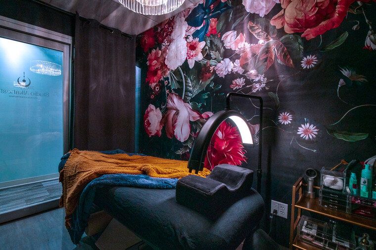 Online design Glamorous Business by Jillian M. thumbnail