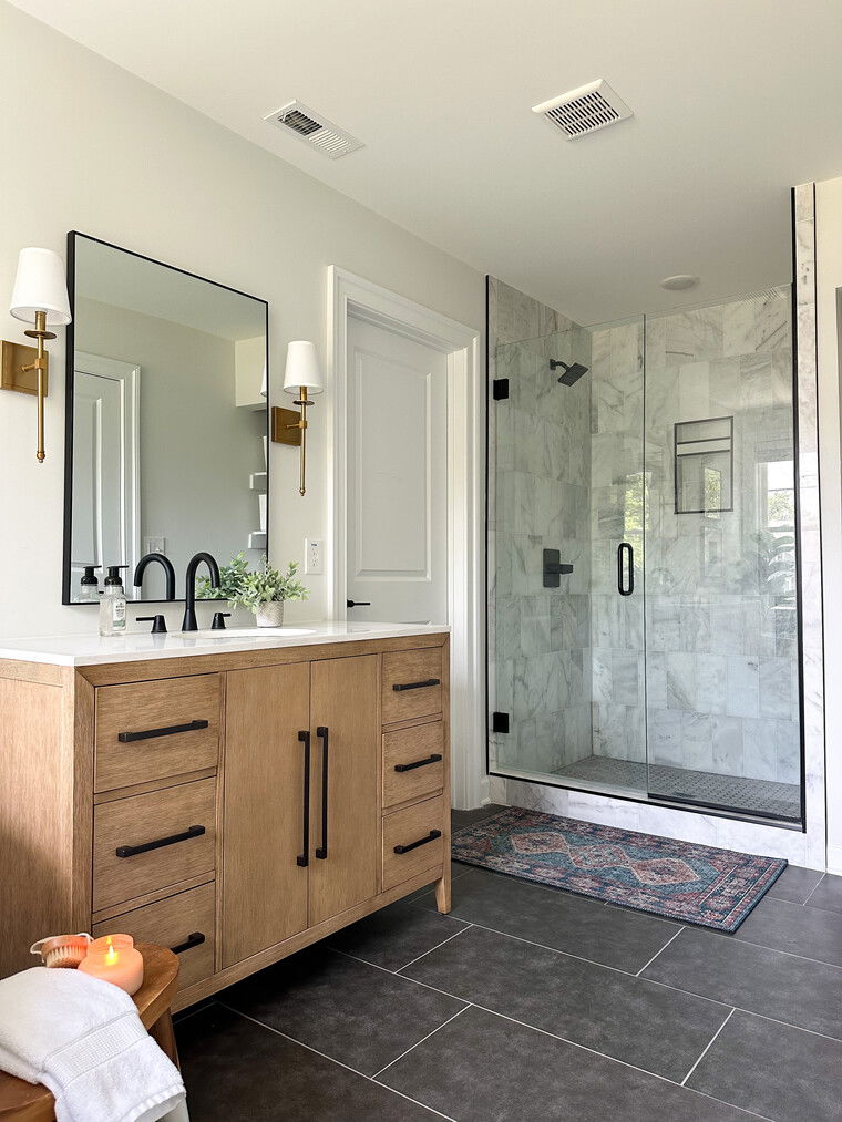 Online design Contemporary Bathroom by Rachel P. thumbnail