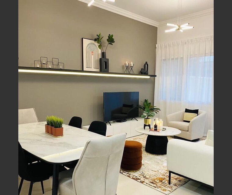 Online design Contemporary Combined Living/Dining by Hajara M. thumbnail