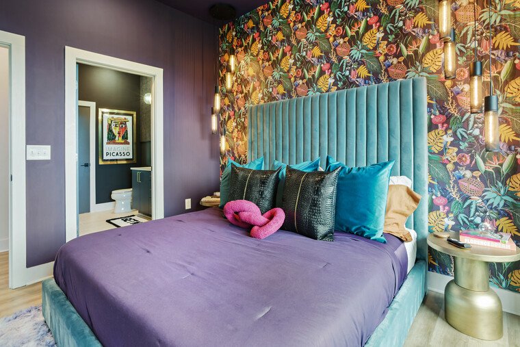 Online design Glamorous Bedroom by Marve M. thumbnail