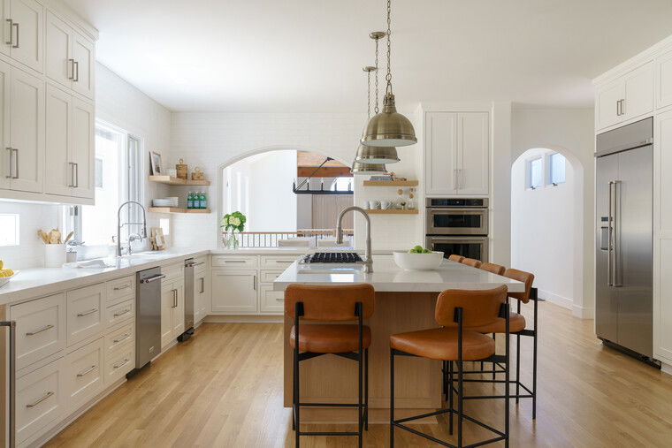 Online design Modern Kitchen by Jamie M. thumbnail