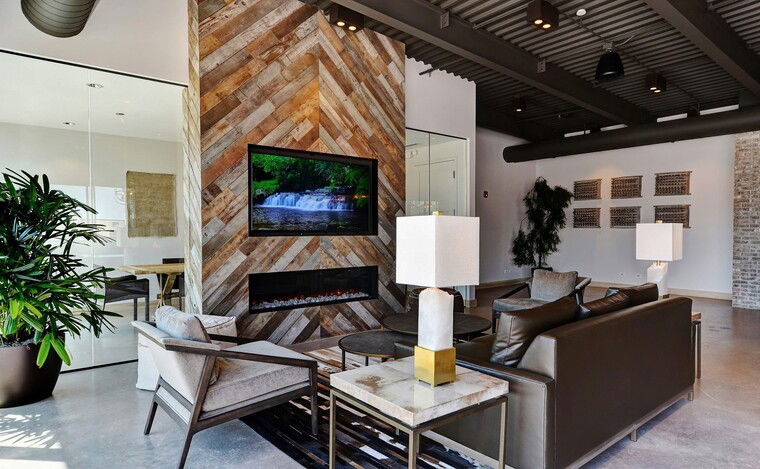 Online design Traditional Business: 1 Space by Wanda P. thumbnail