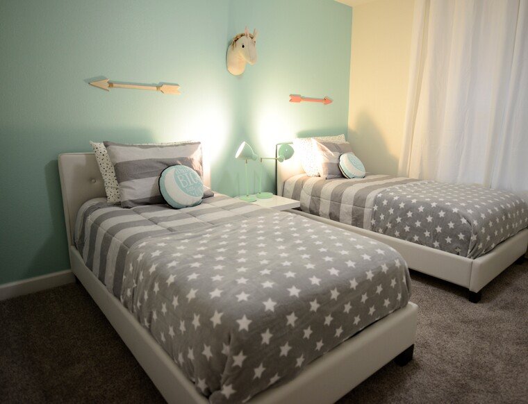 Online design Modern Bedroom by Heidy F. thumbnail