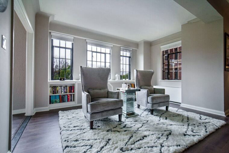 Online design Contemporary Living Room by Amy F.  thumbnail
