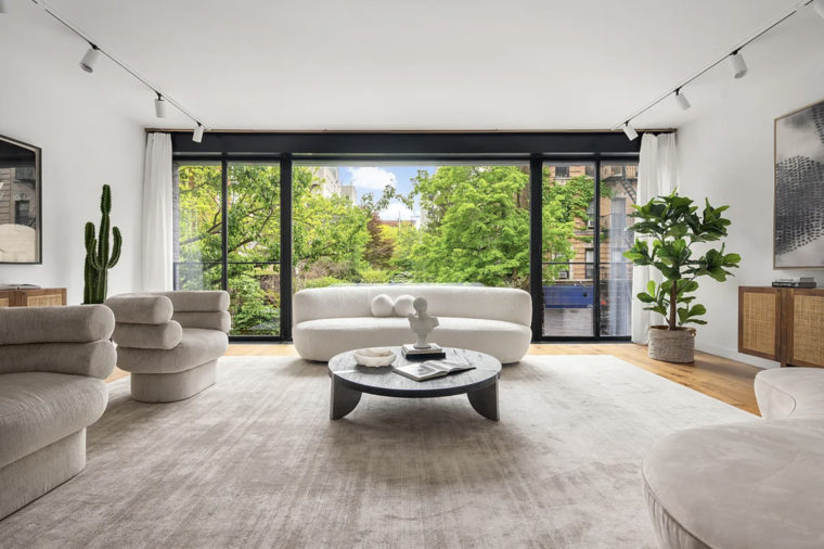 Online design Contemporary Living Room by Leanna S. thumbnail