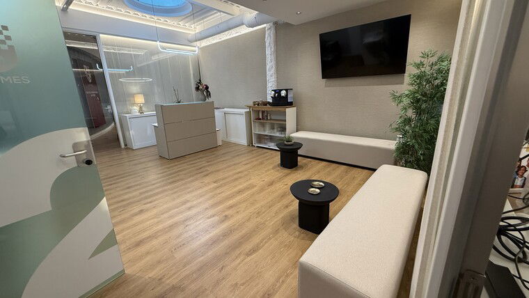 Online design Modern Business: 1 Space by Ahmed R. thumbnail