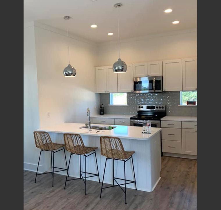 Online design Modern Kitchen by Lacie H. thumbnail