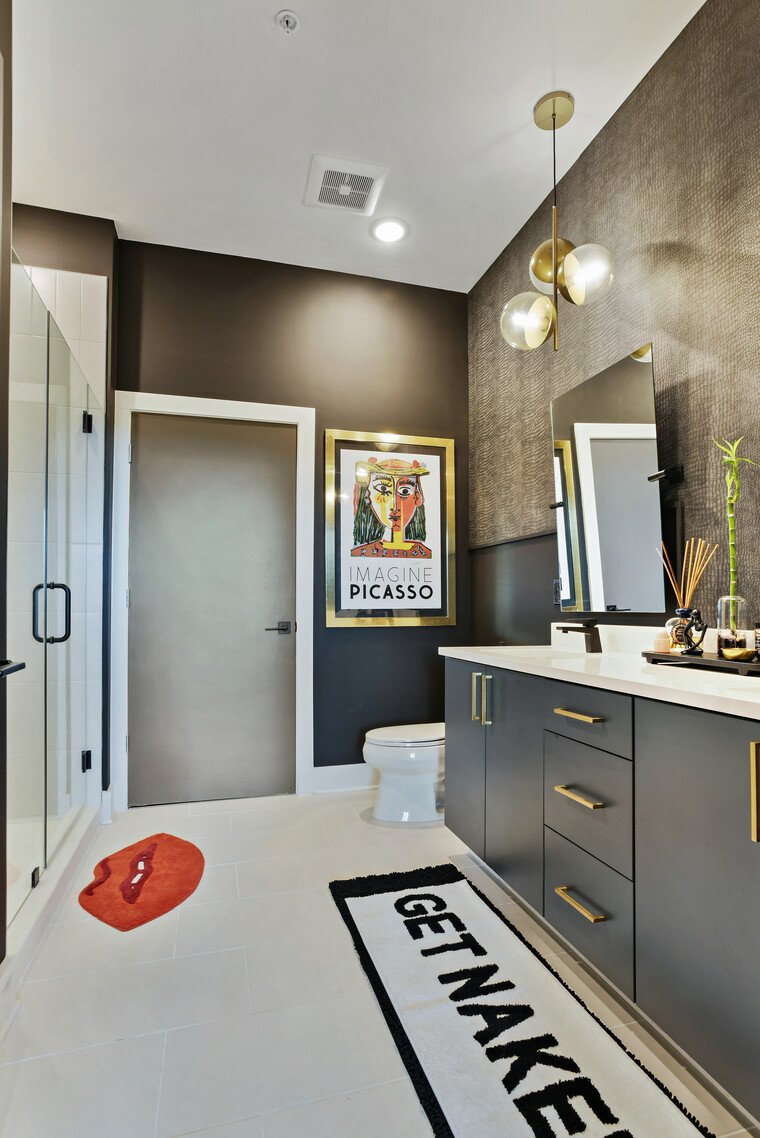 Online design Contemporary Bathroom by Marve M. thumbnail
