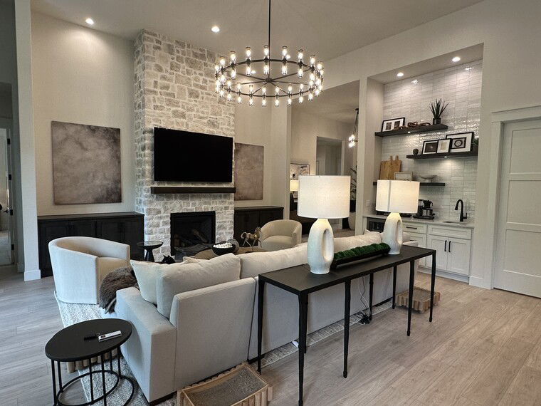 Online design Contemporary Living Room by Casey H. thumbnail