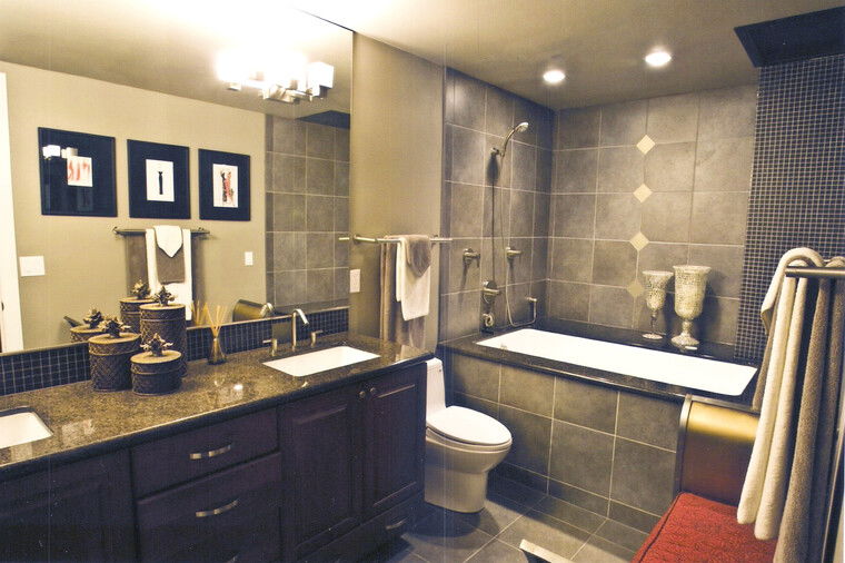 Diseño en línea de Baño Transicional por Shelley A. miniatura