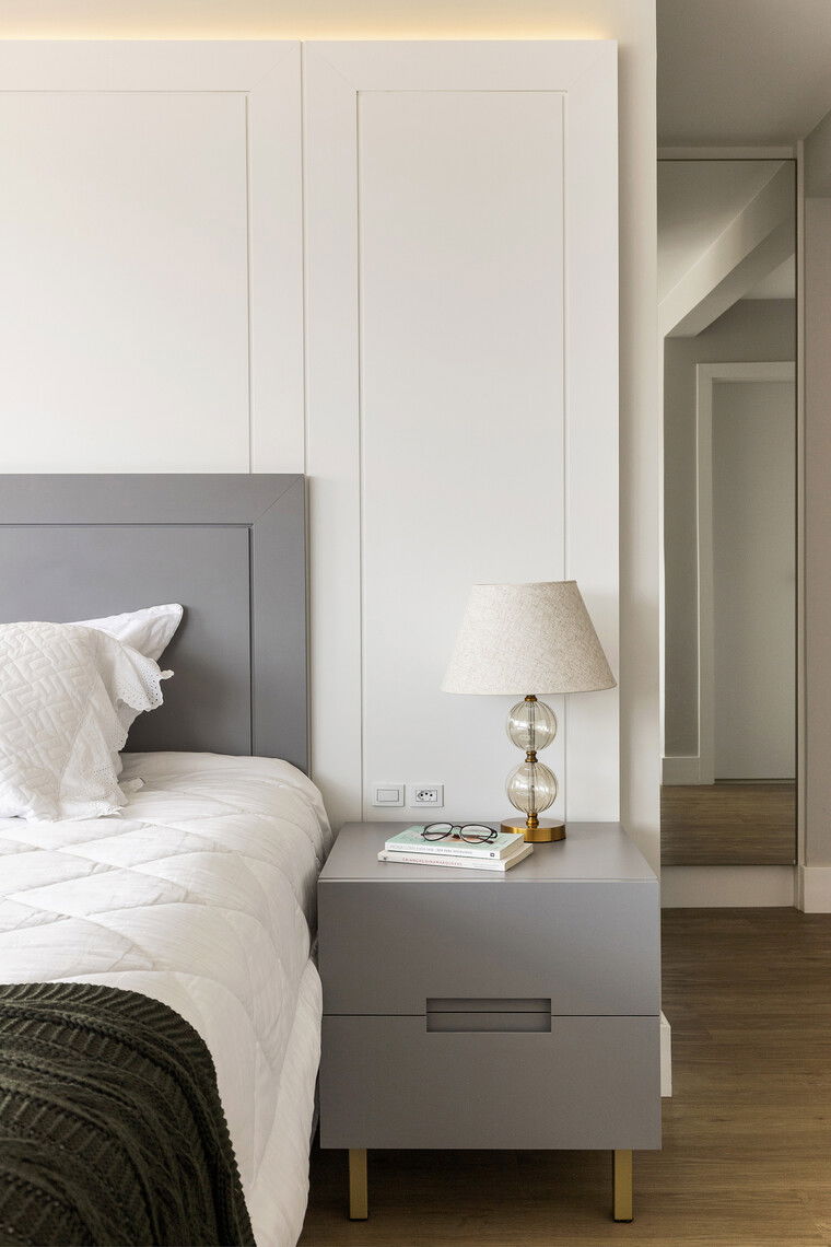 Online design Contemporary Bedroom by Gabriela L. thumbnail