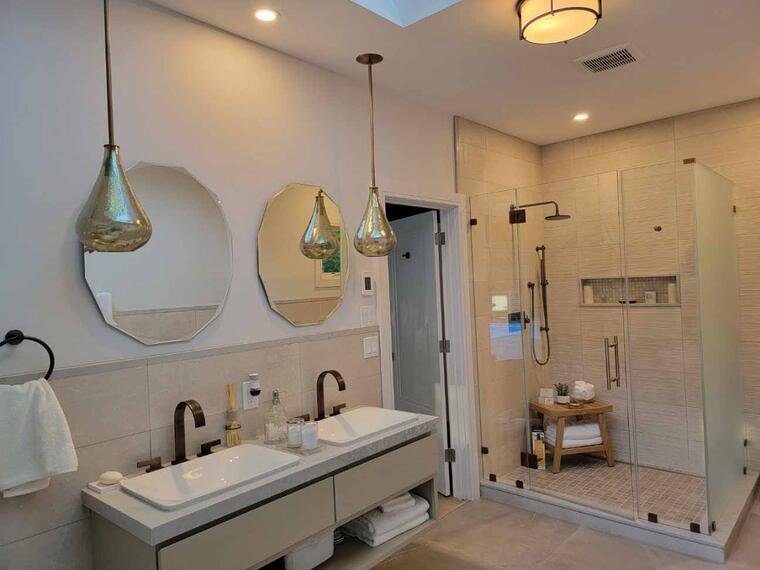 Online design Contemporary Bathroom by Joyce H. thumbnail