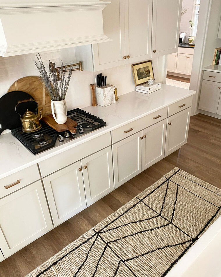 Online design Modern Kitchen by Valerie D. thumbnail