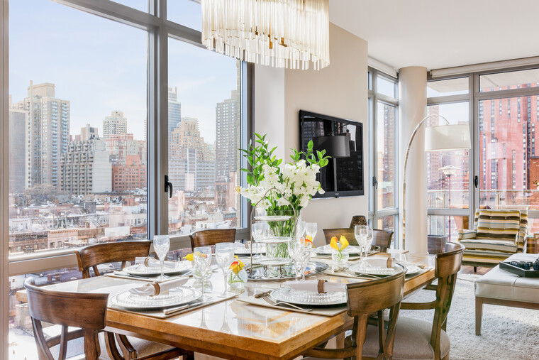 Online design Contemporary Dining Room by Joyce H. thumbnail