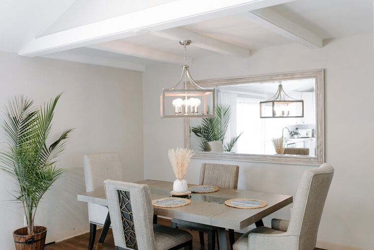 Diseño en línea de Comedor Contemporáneo por Mackenzie H. miniatura