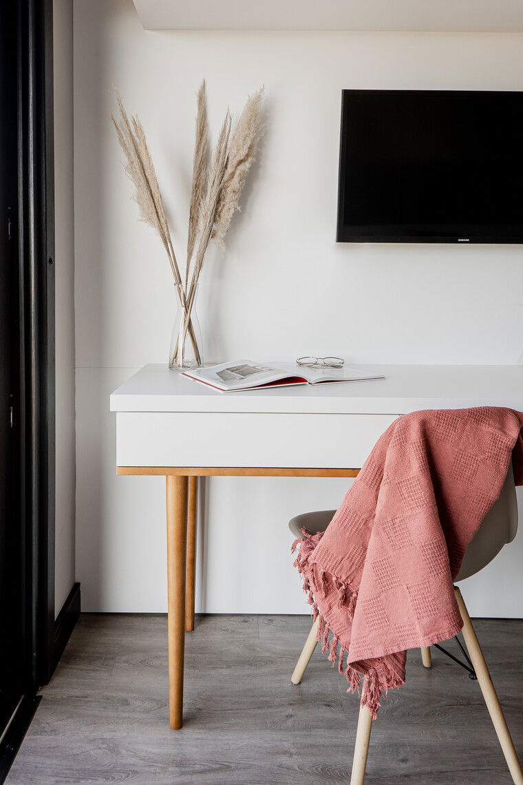 Online design Contemporary Home Office by Gabriela L. thumbnail