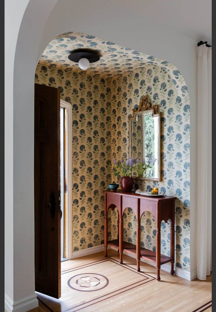 Online design Transitional Hallway/Entry by Meriol P. thumbnail