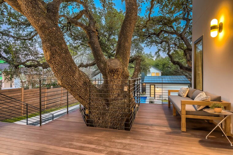 Online design Modern Patio by Marisol O. thumbnail