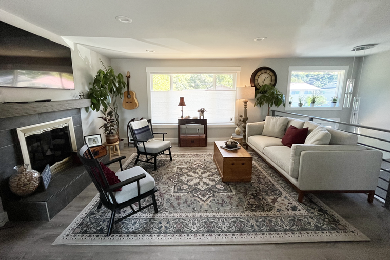 Online design Transitional Living Room by Jillian M. thumbnail