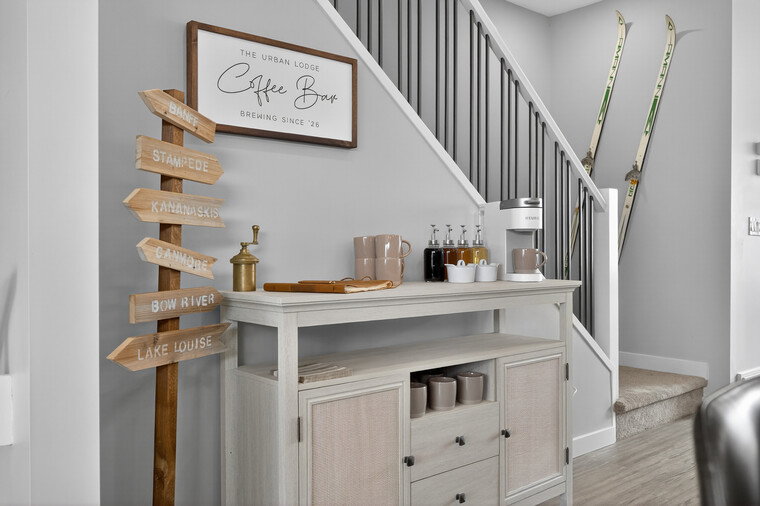Online design Country/Cottage Hallway/Entry by Renee G. thumbnail