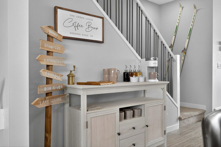 Online design Country/Cottage Hallway/Entry by Renee G. thumbnail