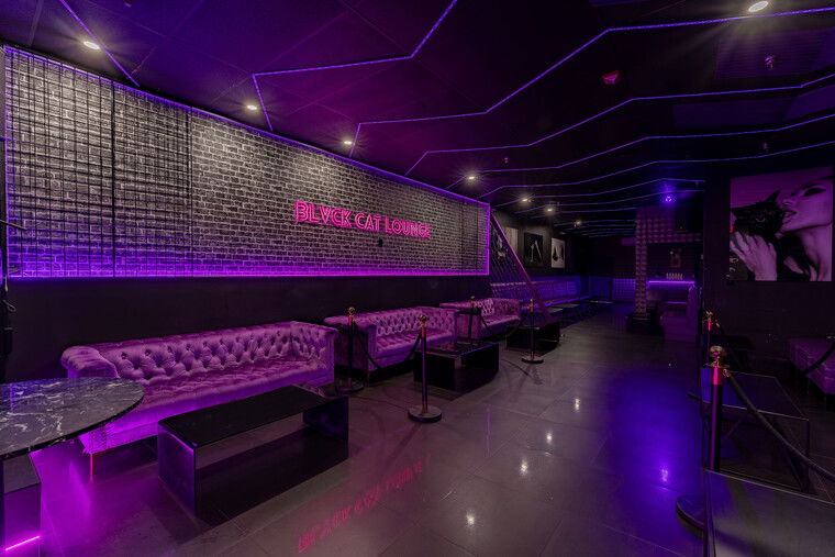 Online design Eclectic Business: 1 Space by Yumilka S. thumbnail