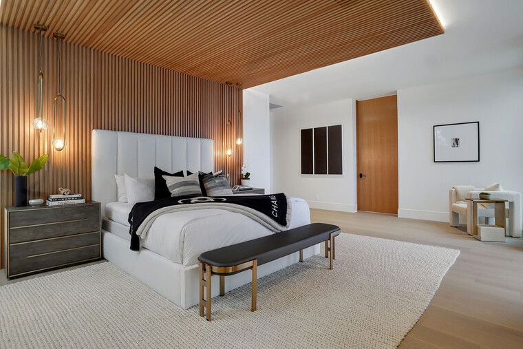 Online design Modern Bedroom by Lori D. thumbnail