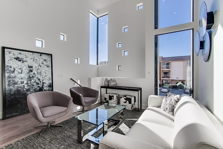 Diseño en línea Sala de estar moderna por Caity H. miniatura