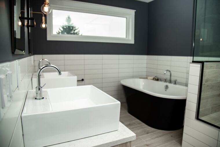 Diseño en línea Baño contemporáneo por Natalie S. miniatura