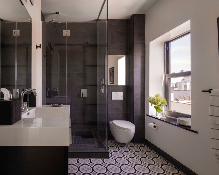 Online design Modern Bathroom by Jonathan K. thumbnail