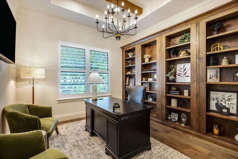 Online design Transitional Home Office by Erica G. thumbnail