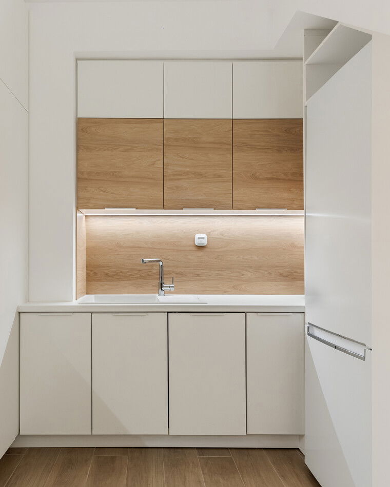 Online design Modern Kitchen by Sandra K. thumbnail