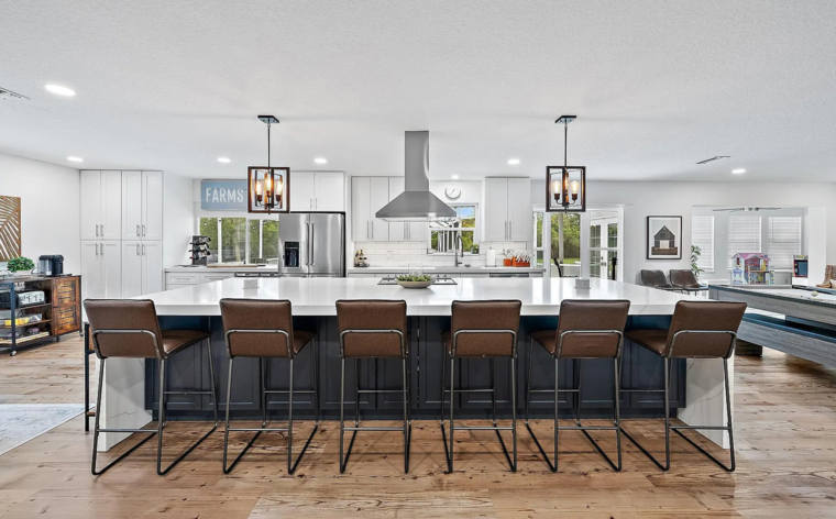 Online design Transitional Kitchen by Laura K. thumbnail