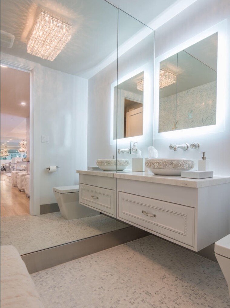 Online design Glamorous Bathroom by Jessica C. thumbnail