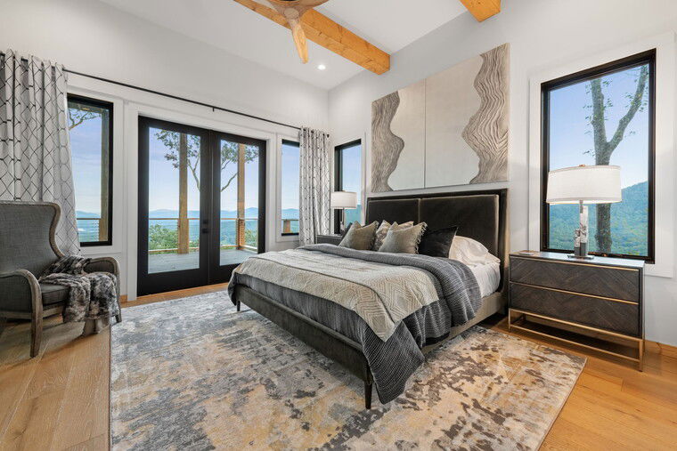 Online design Modern Bedroom by Jason D. thumbnail