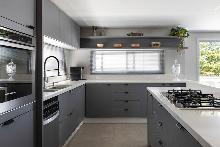 Online design Contemporary Kitchen by Gabriela L. thumbnail