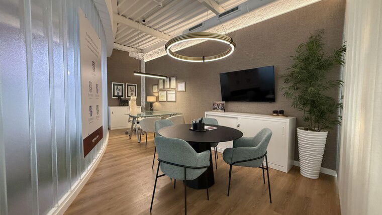 Online design Modern Business: 1 Space by Ahmed R. thumbnail