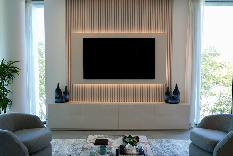 Online design Modern Living Room by Michael J. thumbnail