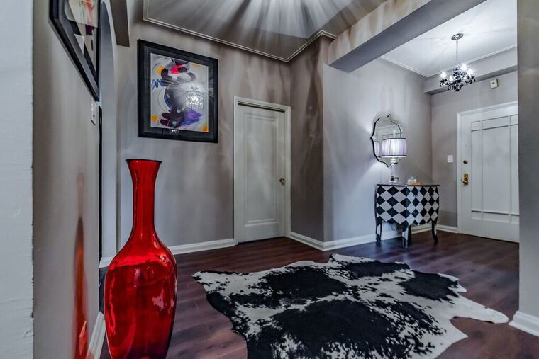 Online design Modern Hallway/Entry by Amy F.  thumbnail