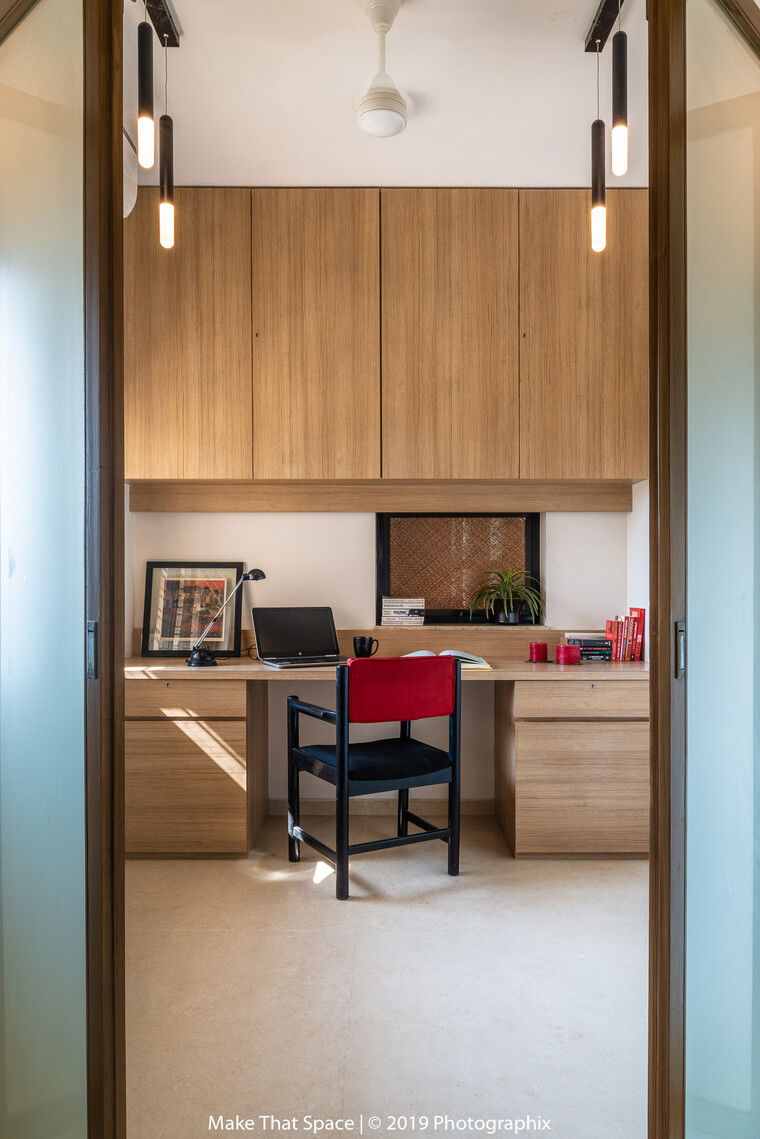 Online design Contemporary Home Office by Brinda K. thumbnail