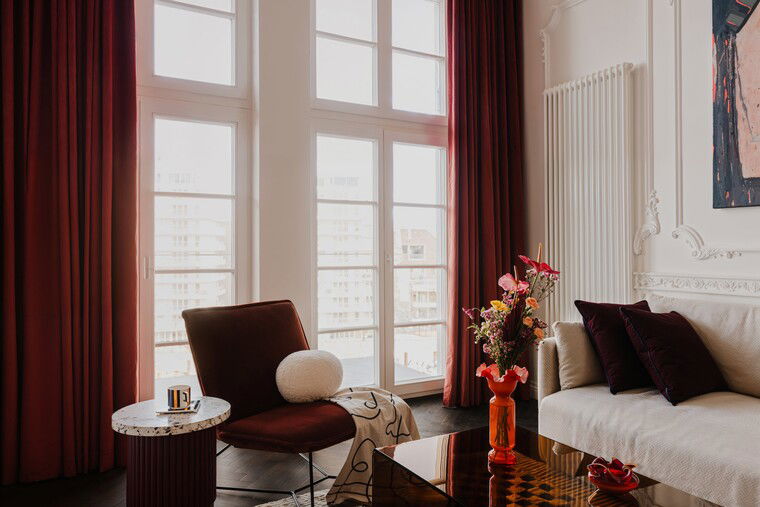 Diseño en línea Sala de Estar Transitional por Kristina B. miniatura