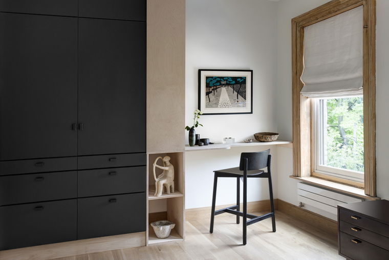 Online design Contemporary Bedroom by Catherine W. thumbnail