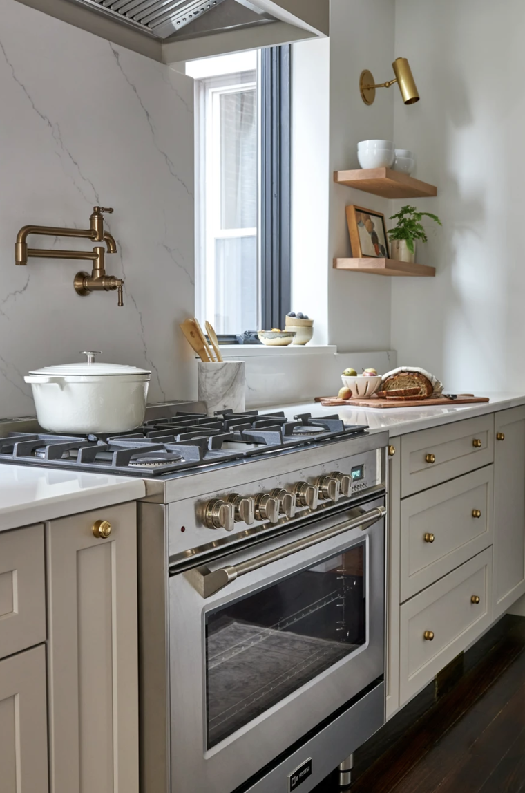 Online design Modern Kitchen by Mary C. thumbnail