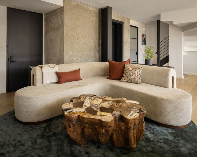 Online design Modern Living Room by Jonathan K. thumbnail