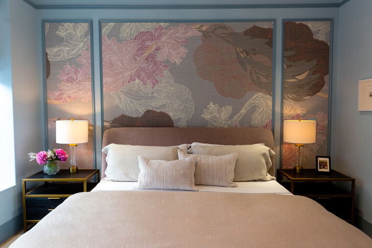 Online design Glamorous Bedroom by Kyra V. thumbnail